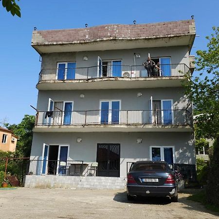 Tete Guest House Батумі Екстер'єр фото